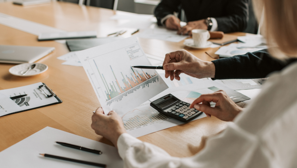 Visual showing how PSD3 and PSR enforcement flows from regulators to PSPs and merchants in 2026.